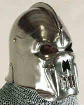 Skull_Helm.JPG (137378 bytes)