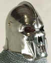 Skull_Helm.JPG (137378 bytes)