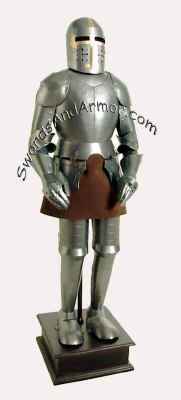 MIN0653B Miniature medieval knight in suit of armor