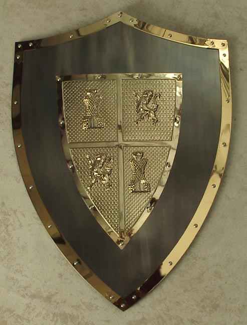 Shield full. Славянский каплевидный щит. Щит Славянский 13 век. Металлический щит рыцаря. Щит средневекового рыцаря.